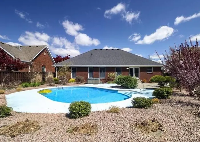 Spacious Derby Home With Hot Tub