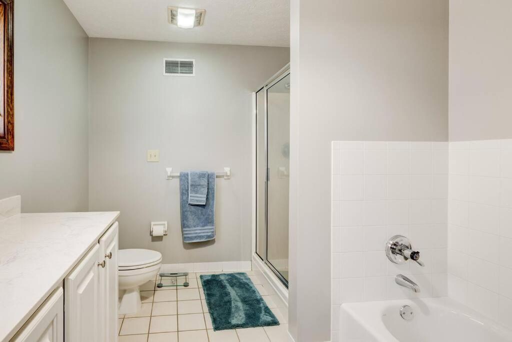 Holiday home Spacious Derby With Hot Tub Louisville