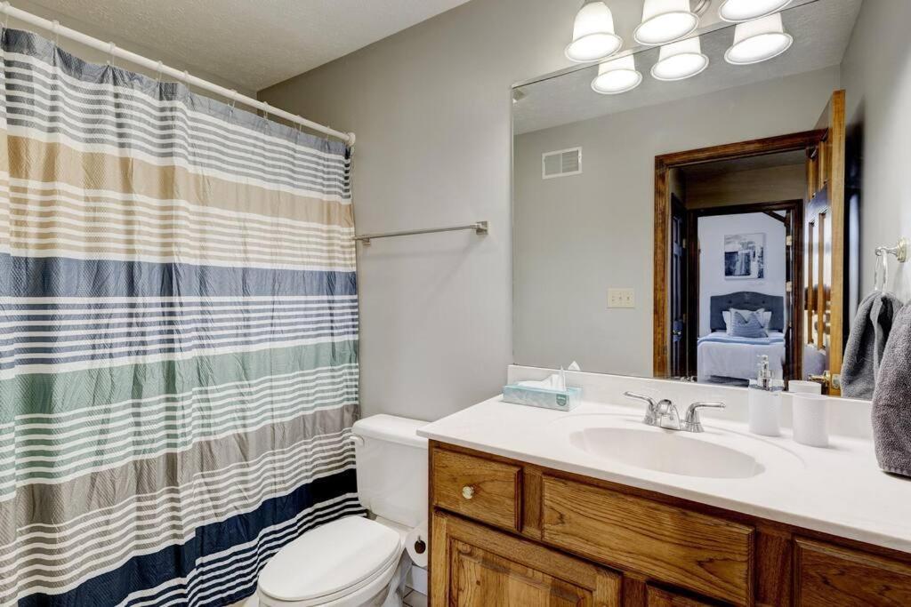 Spacious Derby With Hot Tub Holiday home Louisville
